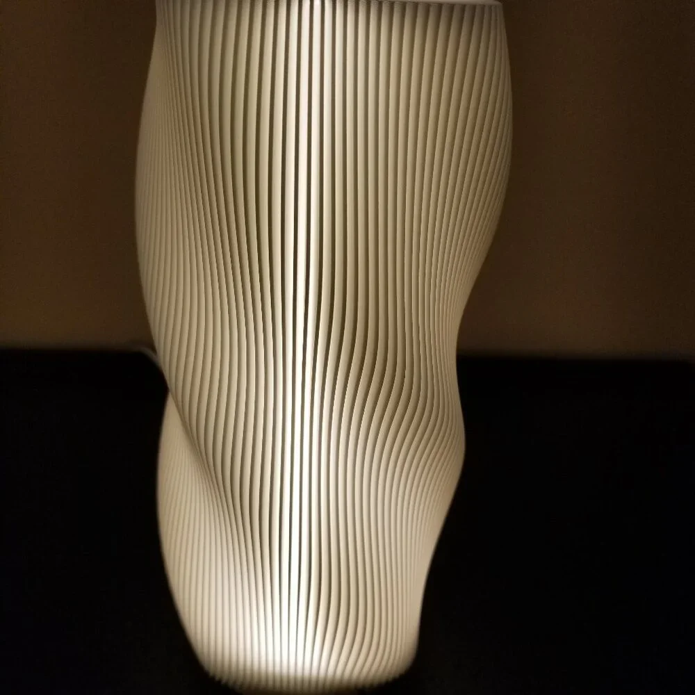 Modern 3D Printed Sculptural Table Lamp Twist Ribbed Design Contemporary Light